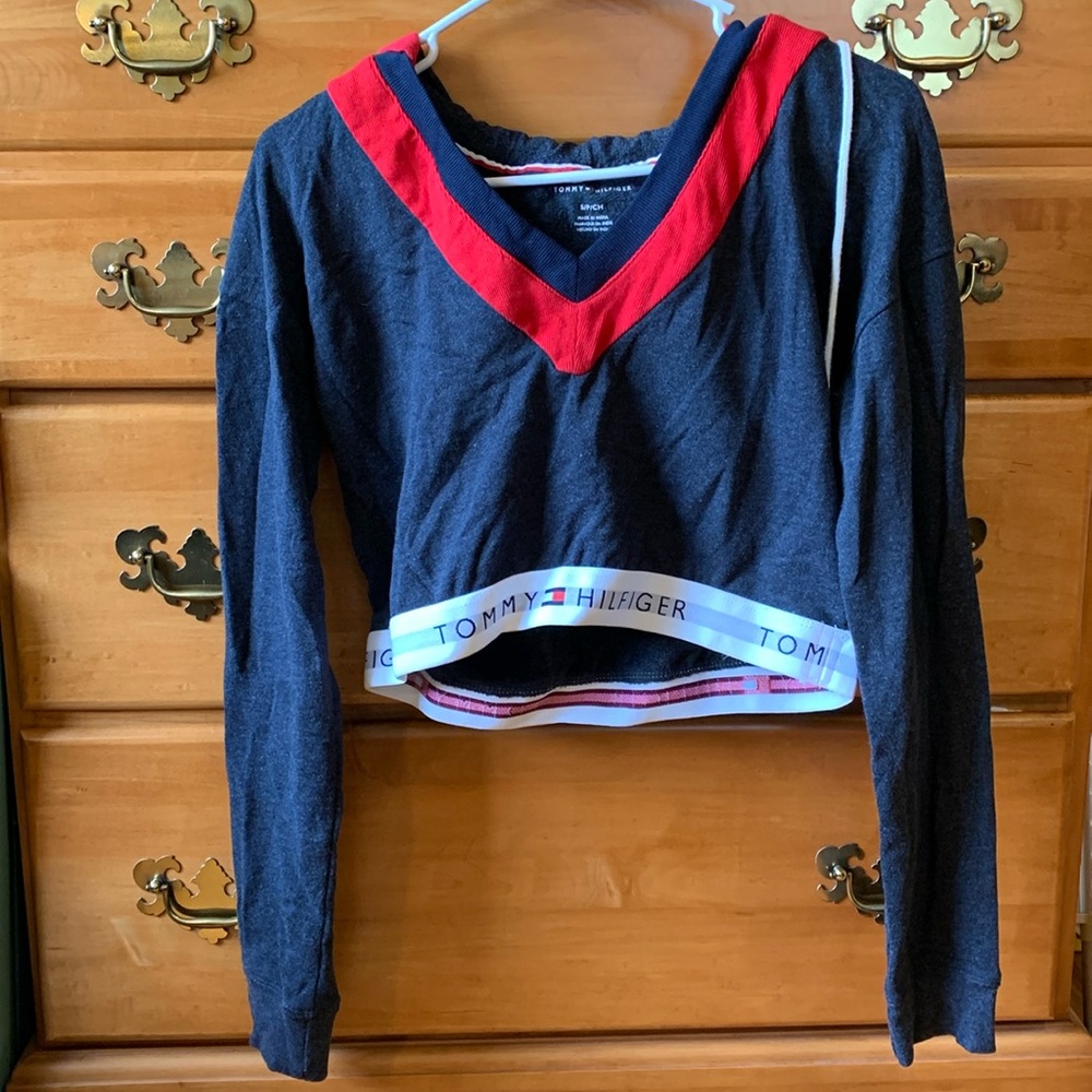 Tommy Hilfiger cropped sweatshirt